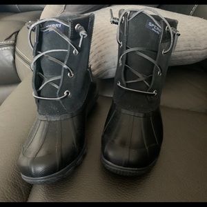 Women’s sperry boots